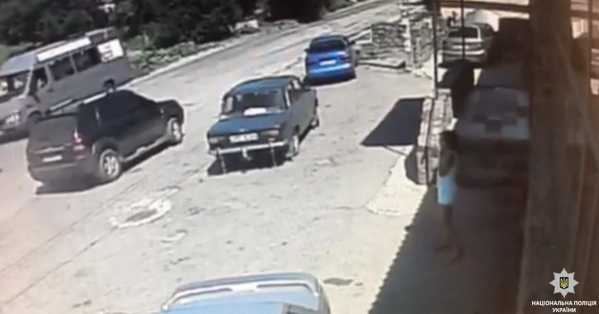 У Дніпрі невідомий вистрілив дівчині в обличчя У Дніпрі невідомий вистрілив дівчині в обличчя