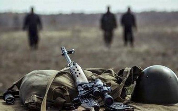 Пророссийские боевики применили тяжелое вооружение, четверо украинских защитников ранены