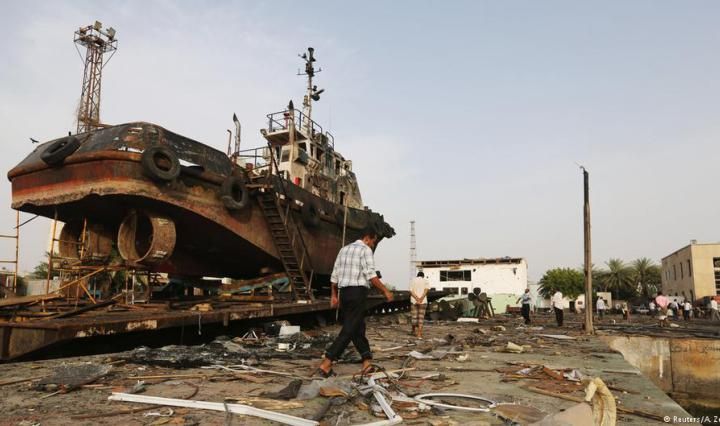 Война в Йемене: в результате воздушного удара погибло более 20 человек