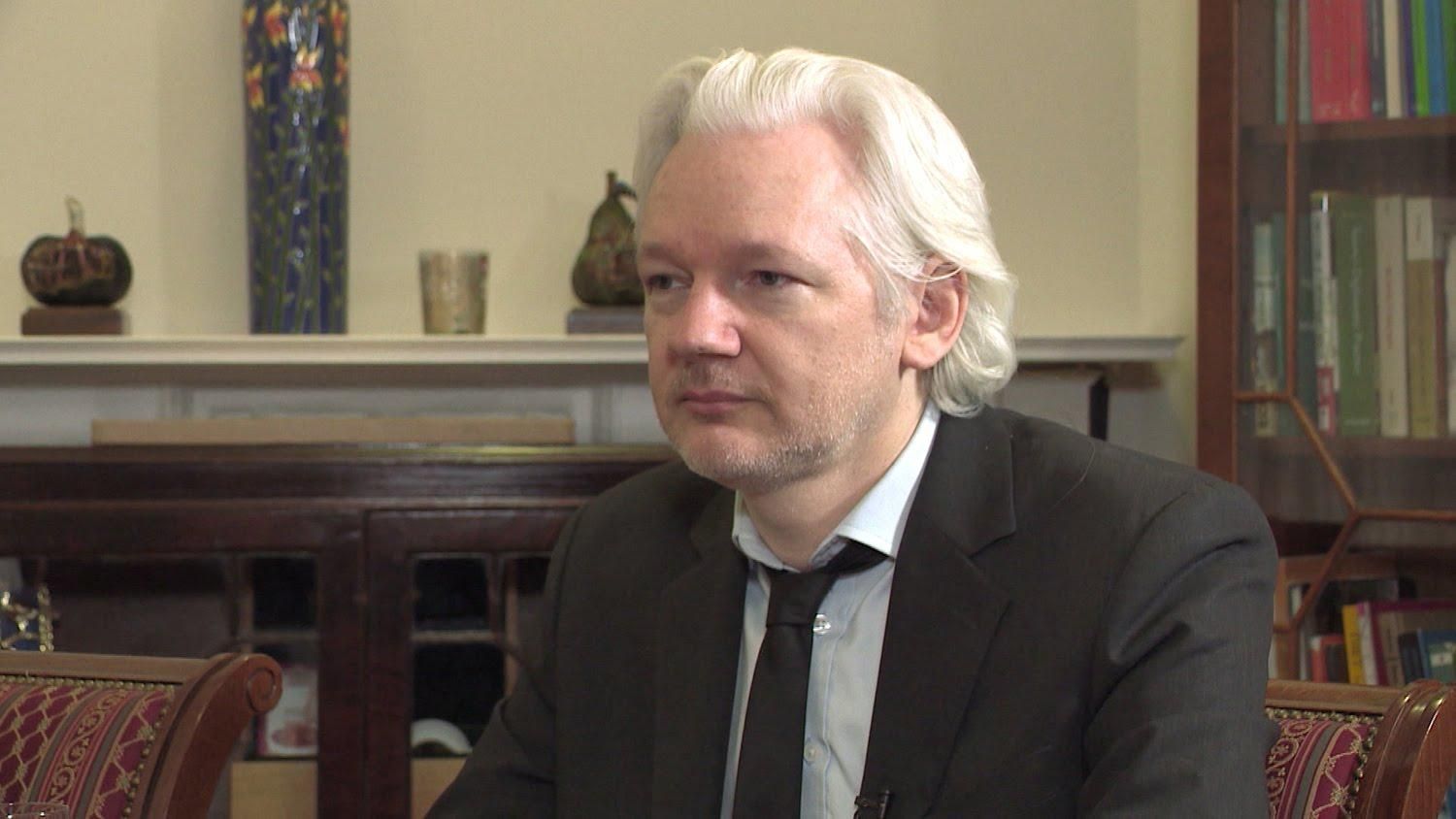 Адвокат Джулиана Ассанжа обеспокоена состоянием его здоровья Адвокат Джулиана Ассанжа обеспокоена состоянием его здоровья