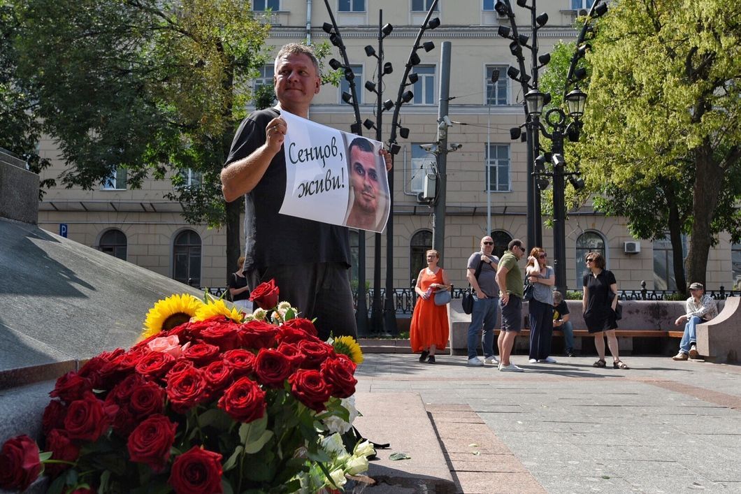 "Сенцов, живи": в Москве провели пикет в поддержку политзаключенного (фото)