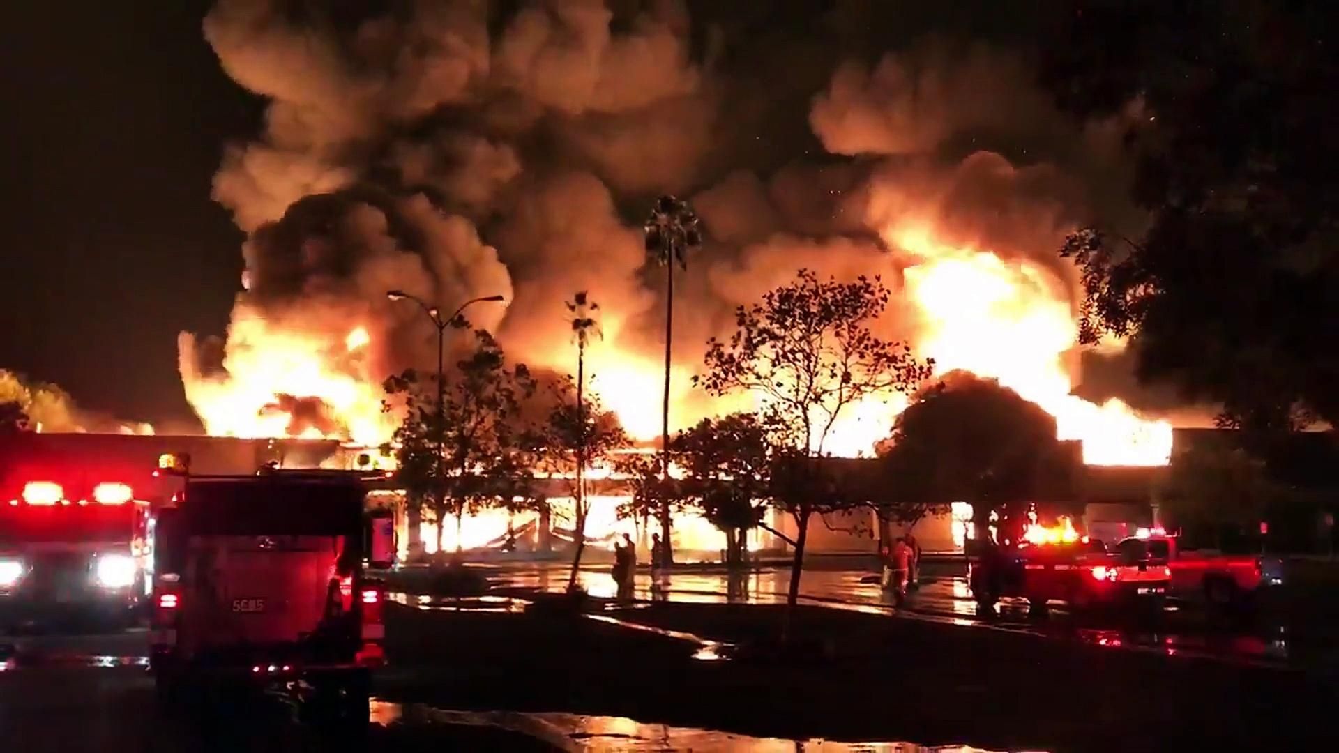 Смертельный пожар в Калифорнии: огонь охватил рекордное количество территории