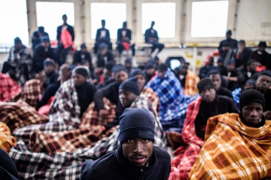 400 людей втікали з Африки до Іспанії: цього разу обійшлося без смертей