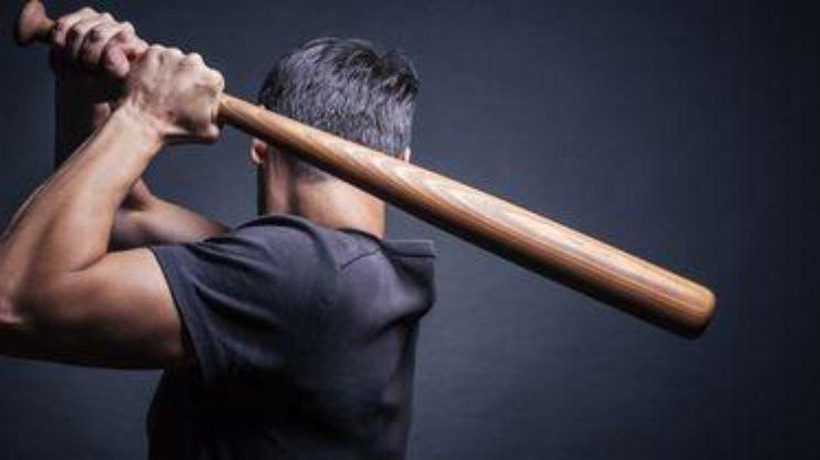 В Лисичанске группа пьяных палкой забила до смерти военного ВСУ В Лисичанске группа пьяных палкой забила до смерти военного ВСУ