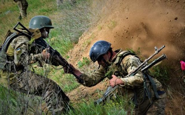 Боевики в Донбассе применили запрещенное оружие: среди украинских бойцов есть раненые