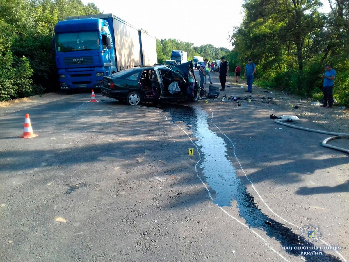 На Буковині сталася смертельна ДТП, багато постраждалих: фото