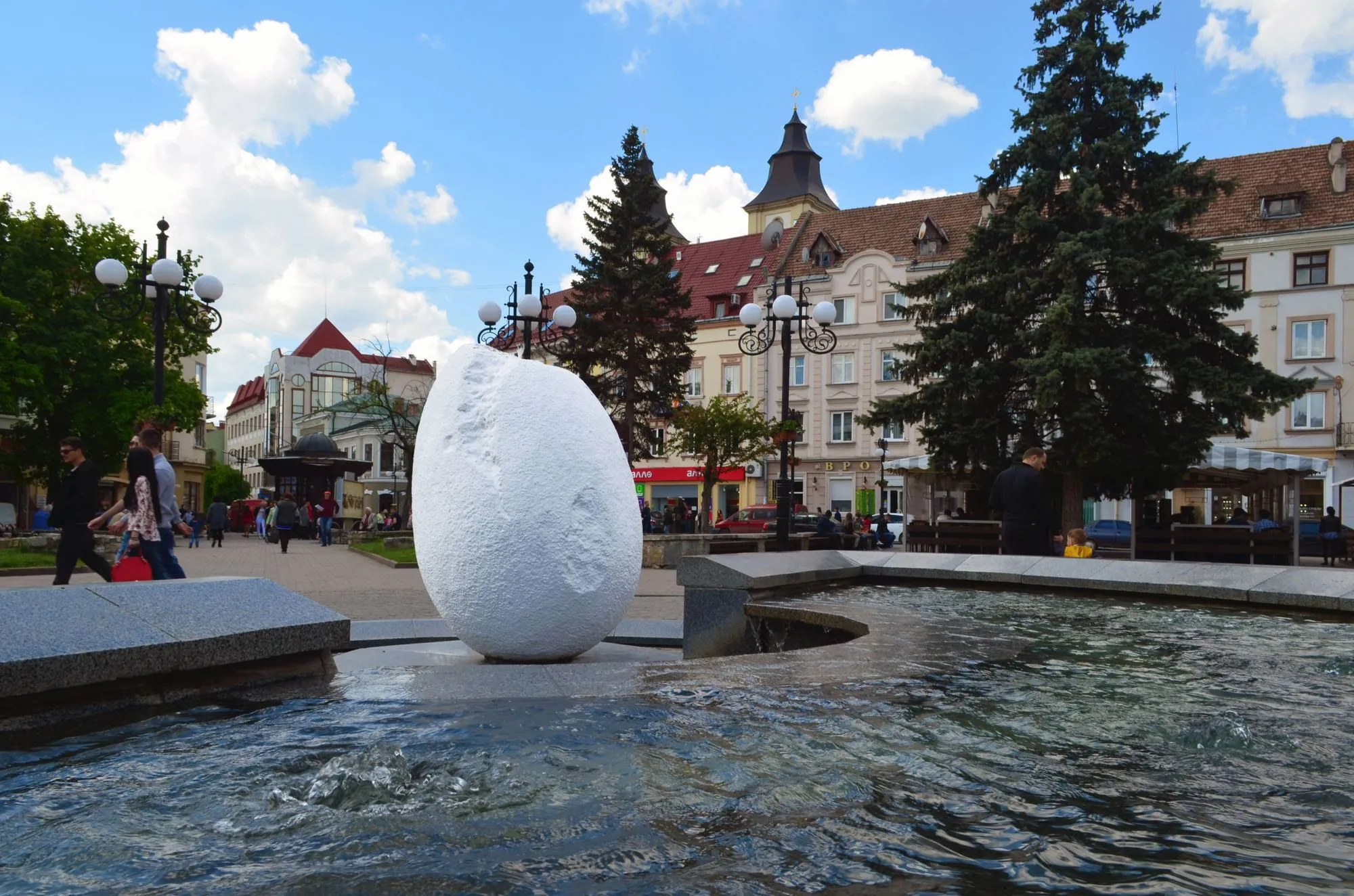 Фонтан Яйце Фонтан Яйце