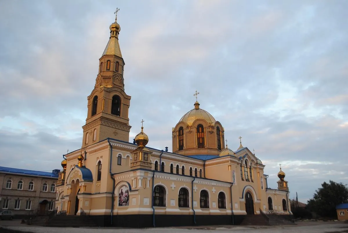 Історія, Луганськ, Культура, пам'ятки, собор Петра та Павла, Україні – 27, релігія, архітектура, цікаві місця