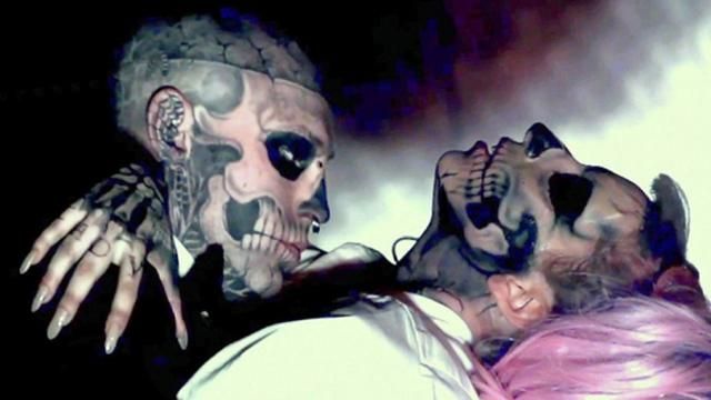 Леді Гага вибачилася за слова про самогубство Zombie Boy