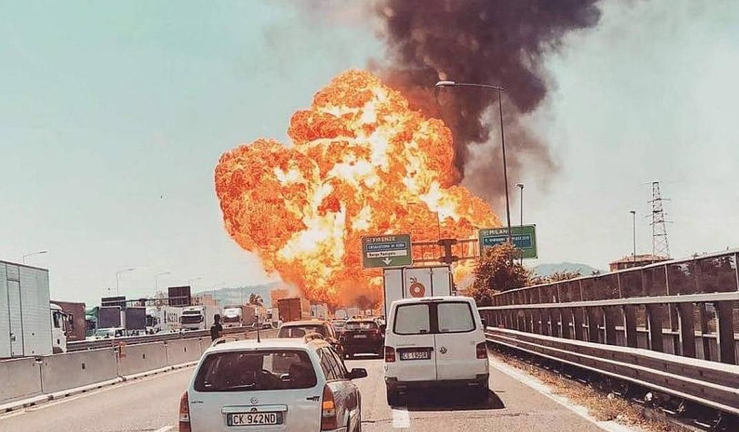 Взрыв в Болонье - появилась информация о пострадавших Взрыв в Болонье - появилась информация о пострадавших