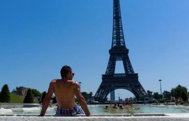 Аномальная жара в Европе: французские города ограничат проезд некоторым автомобилям