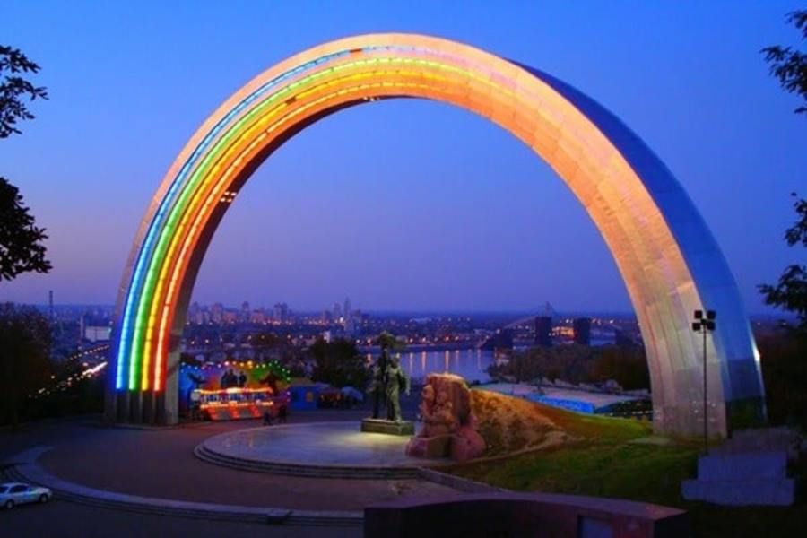 У Києві хочуть перейменувати арку, метро та бульвар Дружби народів: відомо чому У Києві хочуть перейменувати арку, метро та бульвар Дружби народів: відомо чому