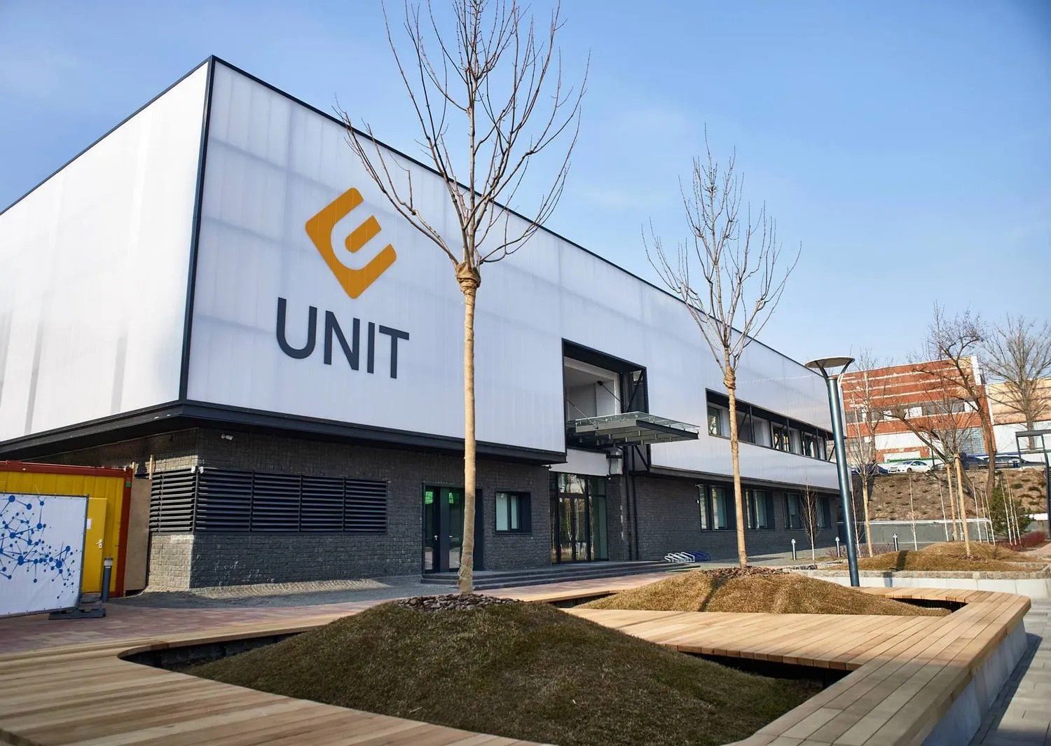 Школа програмування UNIT Factory з безкоштовним навчанням без вчителів і лекцій
