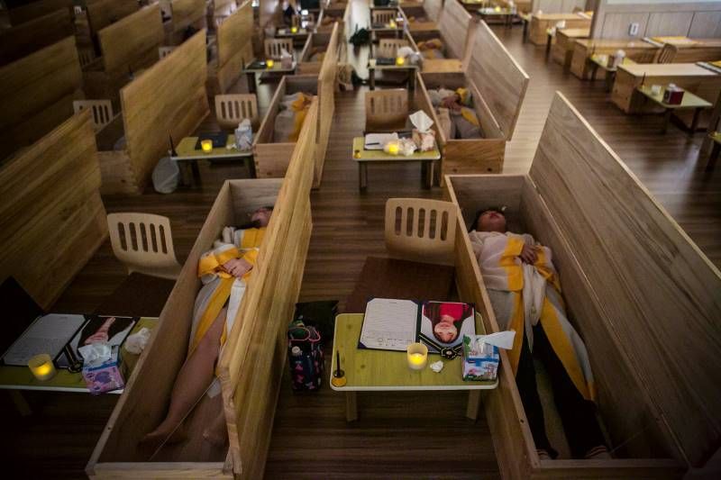 В Южной Корее женщина задохнулась в гробу В Южной Корее женщина задохнулась в гробу