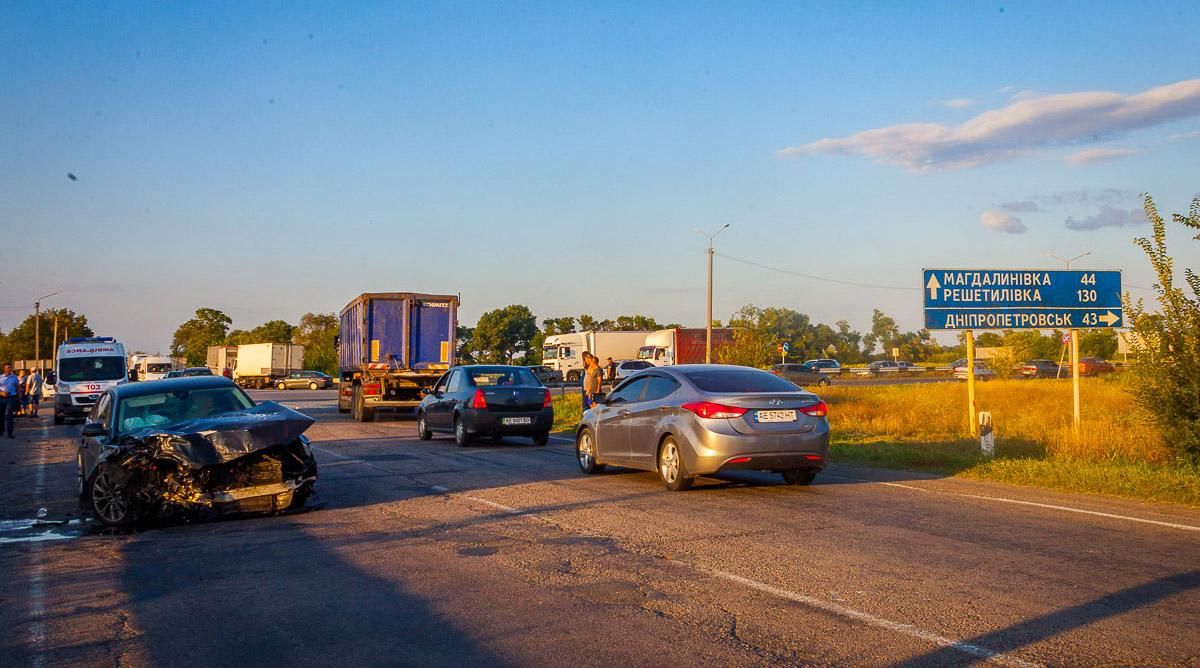 Смертельна ДТП на Дніпропетровщині: зросла кількість постраждалих Смертельна ДТП на Дніпропетровщині: зросла кількість постраждалих