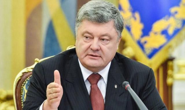 Порошенко розповів, які важливі теми обговорив з Помпео