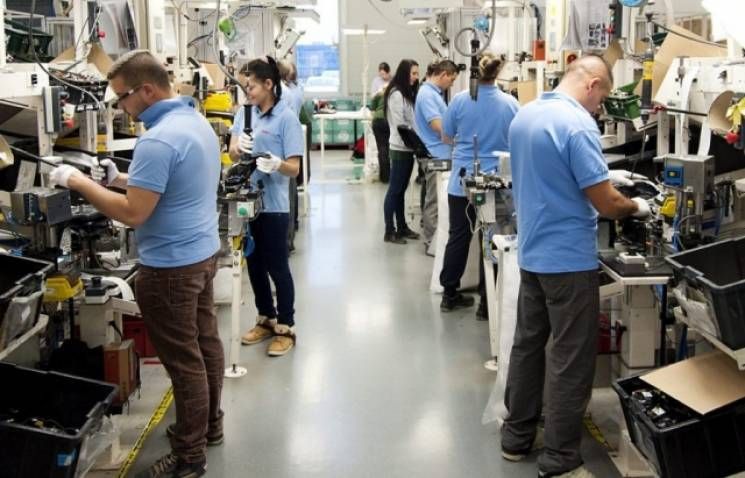 Українці працюють в Ізраїлі по 12-15 годин на добу, – ЗМІ Українці працюють в Ізраїлі по 12-15 годин на добу, – ЗМІ