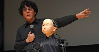 Японцы создали человекоподобного робота с лицом мальчика: фото