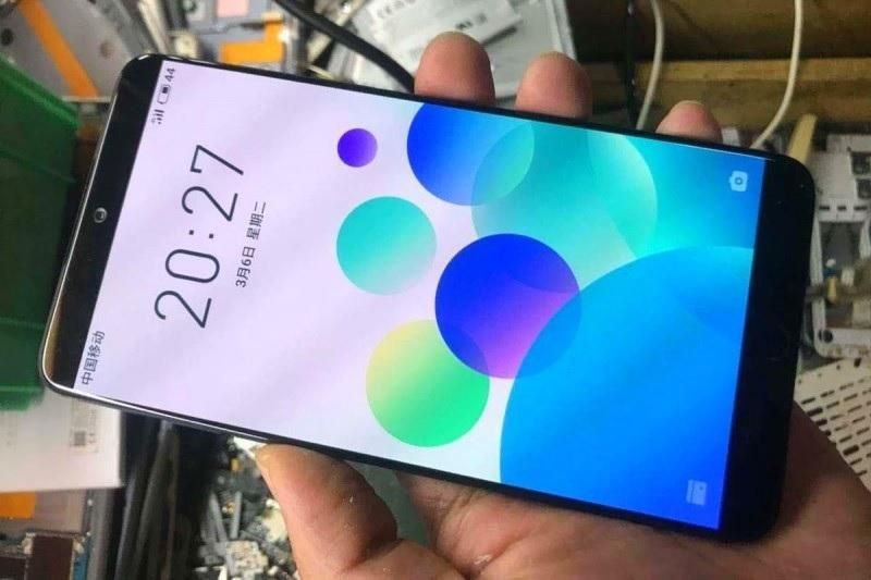 Смартфон Meizu 15 существенно подешевел после анонса новой версии Смартфон Meizu 15 существенно подешевел после анонса новой версии