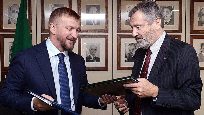 Украина и Бразилия подписали договор о взаимной правовой помощи