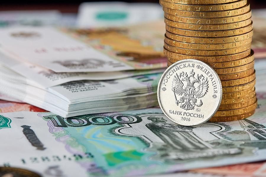 Нові санкції обвалили курс рубля до рекордної позначки