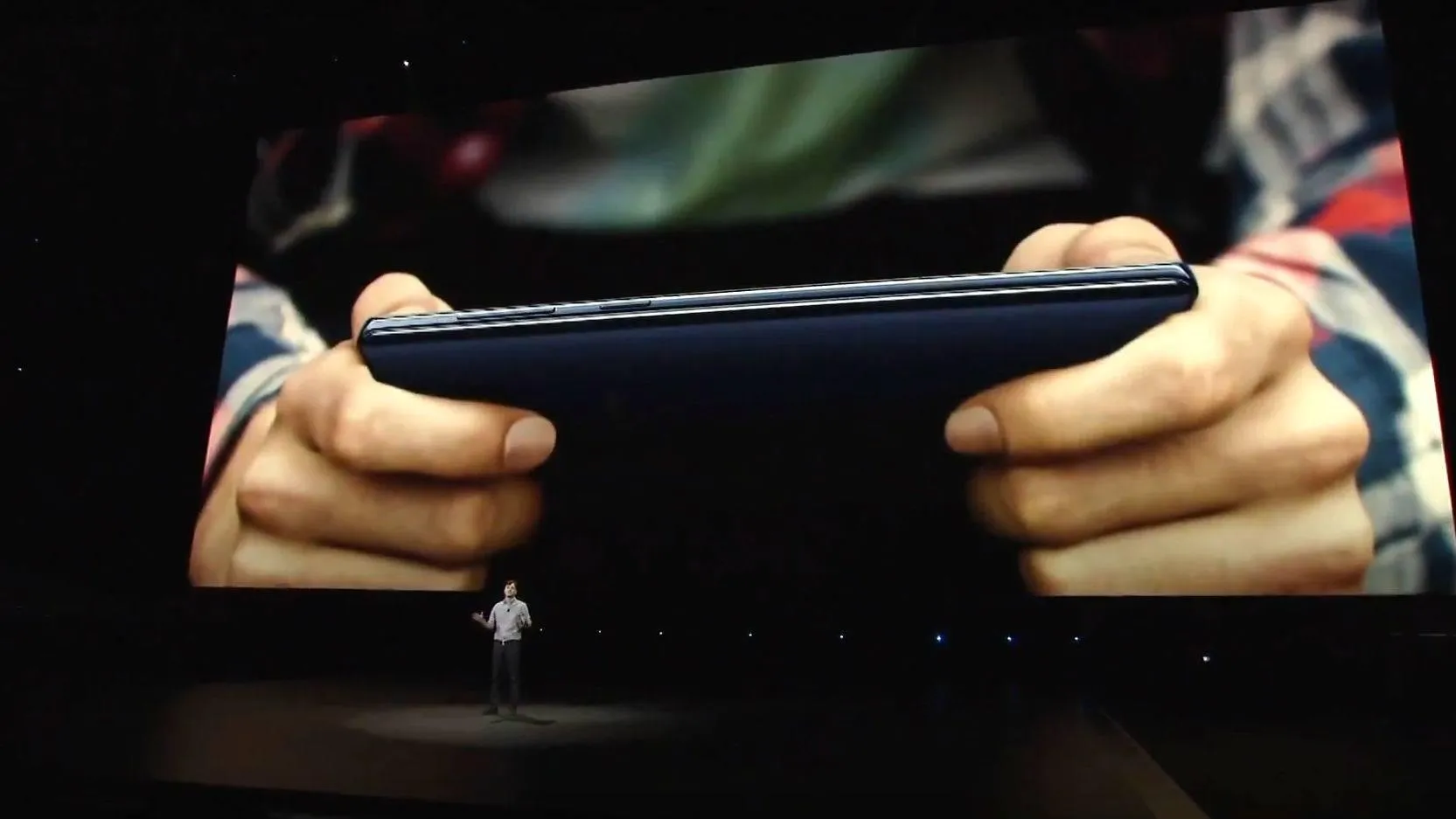 Завдяки потужному графічному прискорювачу Samsung Galaxy Note 9 легко запускатиме ігри та VR-додатки