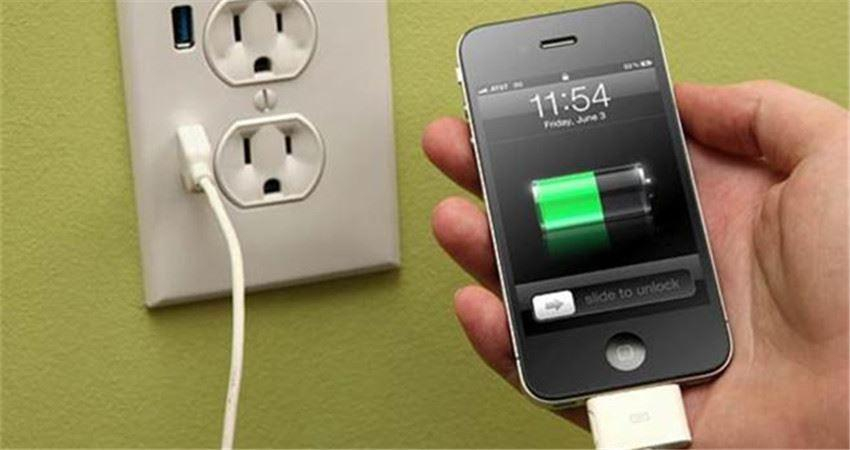 Ненастоящие розетки: пранкер жестоко потролил пассажиров аэропорта