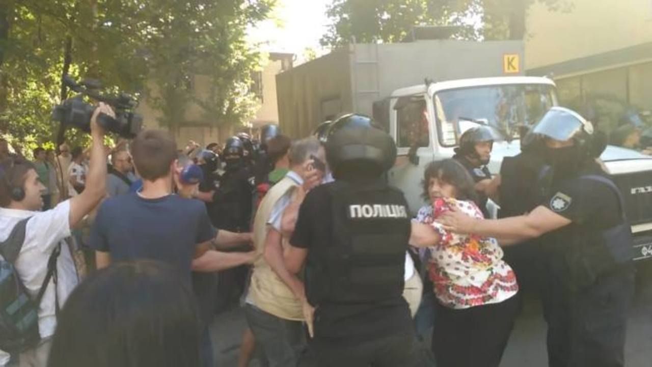 Бунт "Торнадо" в СІЗО Києва: прокуратура відкрила провадження та озвучила подробиці Бунт "Торнадо" в СІЗО Києва: прокуратура відкрила провадження та озвучила подробиці