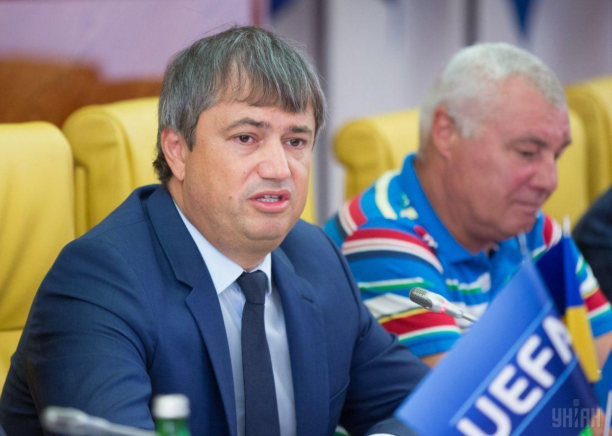 Скандальний віце-президент ФФУ влаштував своїх охоронців на роботу у Федерацію