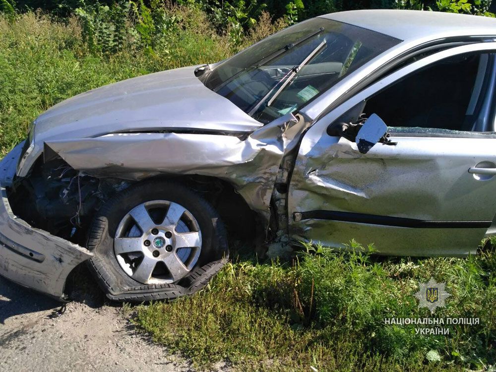 В аварії на Полтавщині загинула жінка, двоє дітей поранені: фото