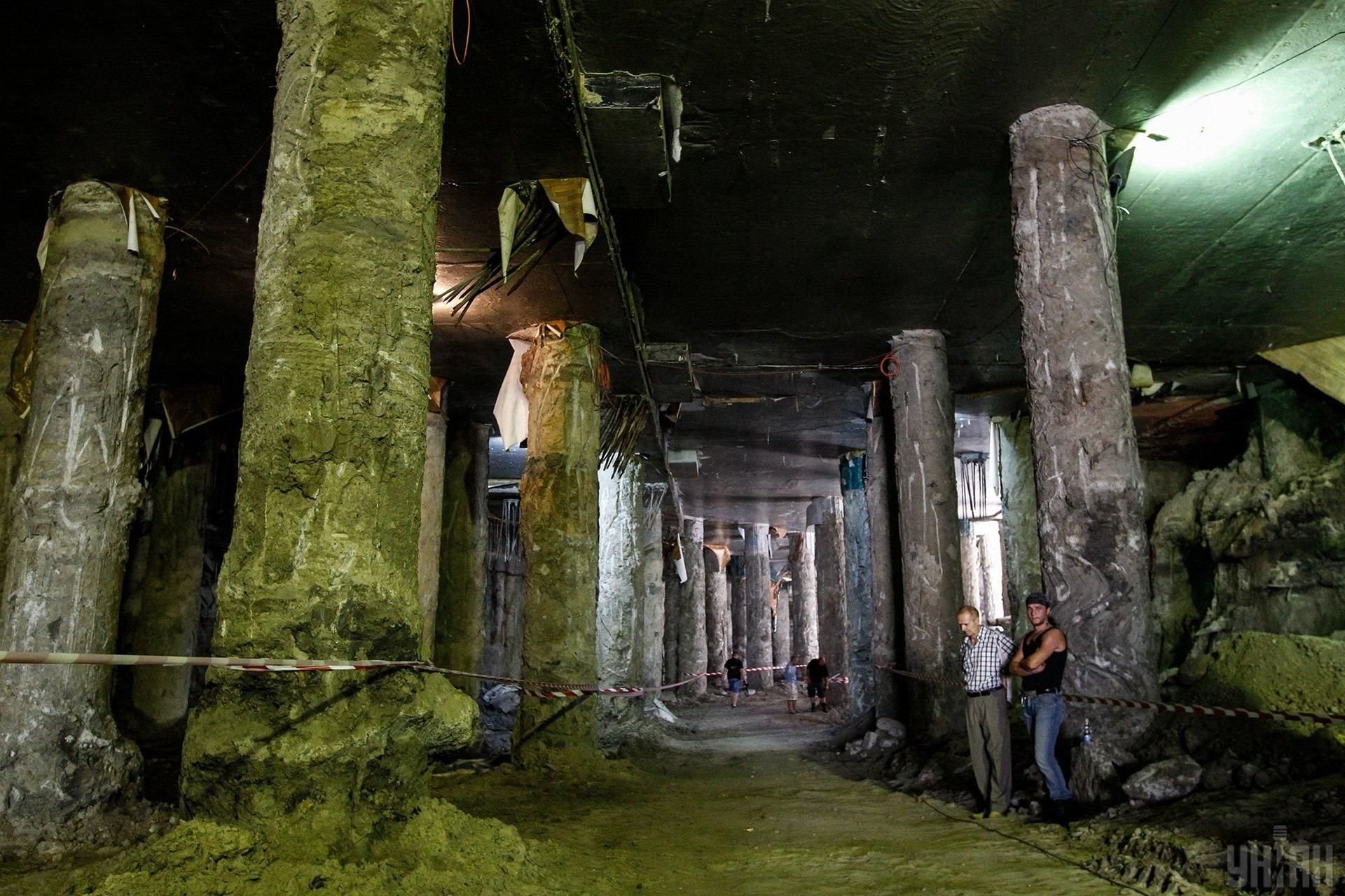 У Києві затоплює ділянку із важливими археологічними розкопками: фото, відео У Києві затоплює ділянку із важливими археологічними розкопками: фото, відео