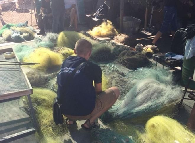 Працівники Миколаївського заповідника виловлювали креветки у промислових масштабах: подробиці Працівники Миколаївського заповідника виловлювали креветки у промислових масштабах: подробиці