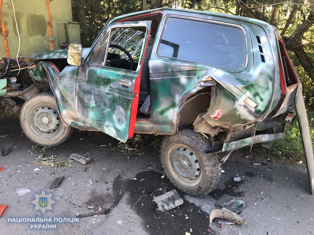 На Рівненщині в ДТП постраждали військові: авто зім'яло, як бляшанку