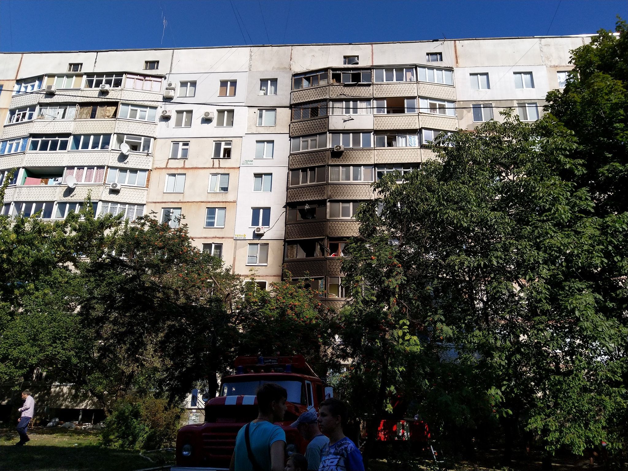 У Харкові у багатоповерхівці стався вибух У Харкові у багатоповерхівці стався вибух