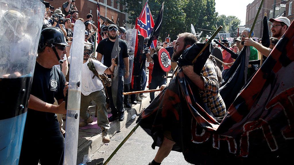 ФБР предполагает, что Россия могла влиять на конфликт в Шарлотсвилле в 2017 ФБР предполагает, что Россия могла влиять на конфликт в Шарлотсвилле в 2017