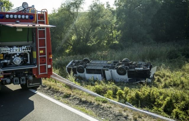 В Венгрии перевернулся украинский автобус: пострадали 14 человек