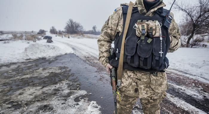 Оккупанты обстреляли позиции ВСУ на Донбассе из тяжелого вооружения: есть раненые