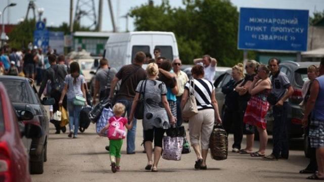 Чим відрізняються переселенці з Донбасу і Криму: Тука дав відповідь