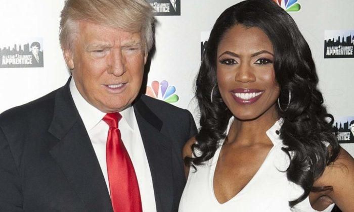 Білий дім хоче покарати екс-співробітницю, яка записувала розмови Білий дім хоче покарати екс-співробітницю, яка записувала розмови