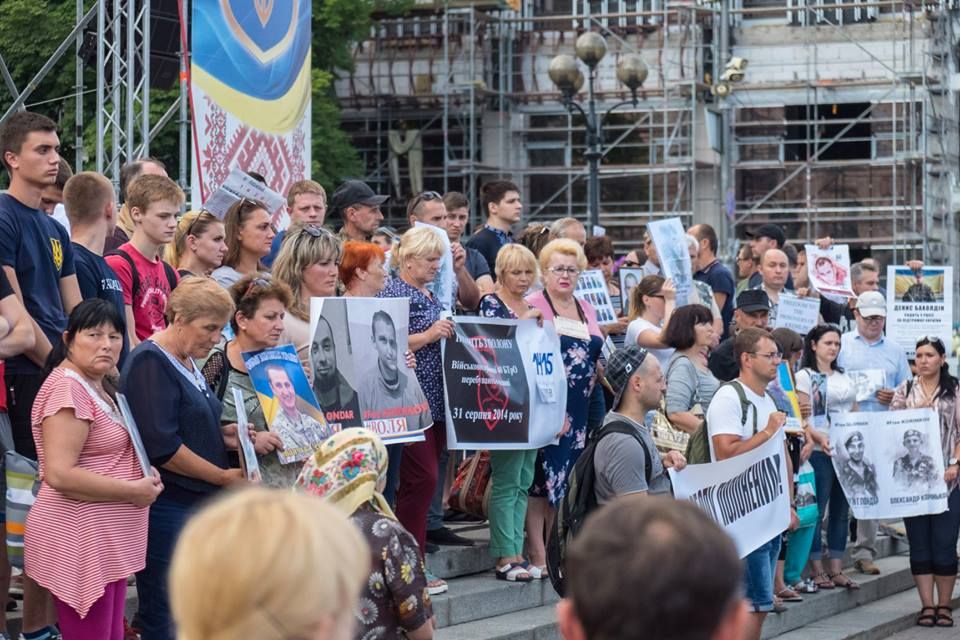 Порошенко не выполнил обещание освободить всех пленников зимой 2018-го, – жена пленного Порошенко не выполнил обещание освободить всех пленников зимой 2018-го, – жена пленного