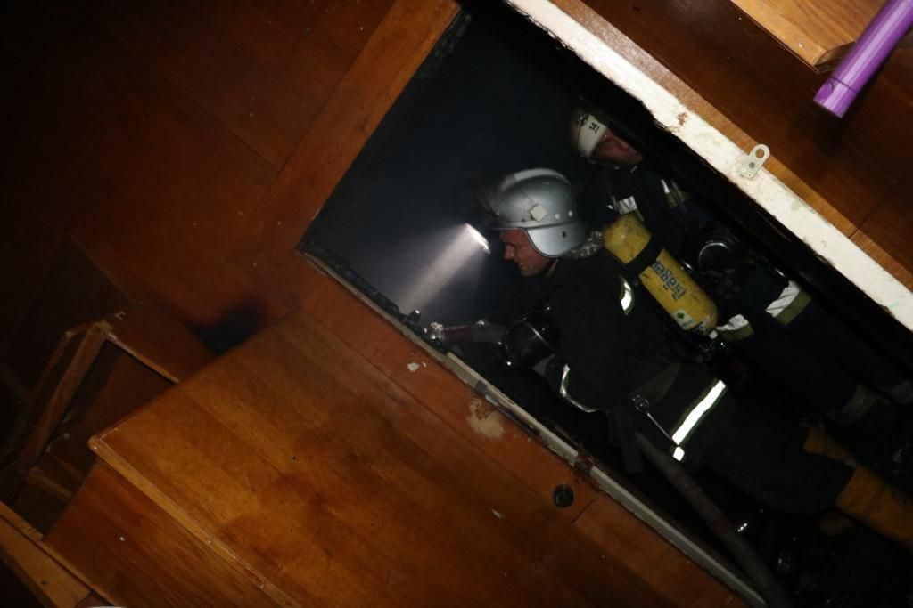 Вночі у Києві горіла лікарня: фото Вночі у Києві горіла лікарня: фото