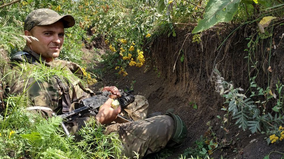 З'явились фото військового "Шубіна" за 15 хвилин до загибелі у спецоперації проти бойовиків