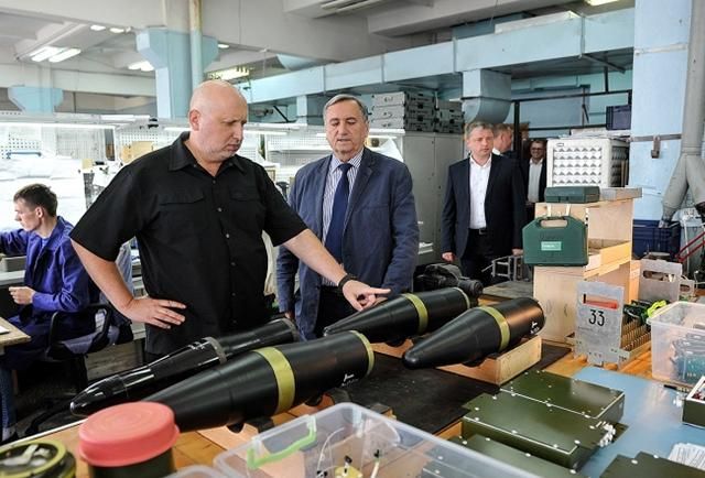 Могут пробивать метровую броню, – Турчинов расхвалил новые украинские ракеты от "Луча"