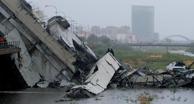 Обвал моста в Италии: ливень и шквальный ветер грозят новыми жертвами