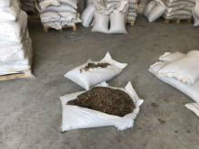 У Запоріжжі прикордонники затримали рекордну партію бурштину У Запоріжжі прикордонники затримали рекордну партію бурштину