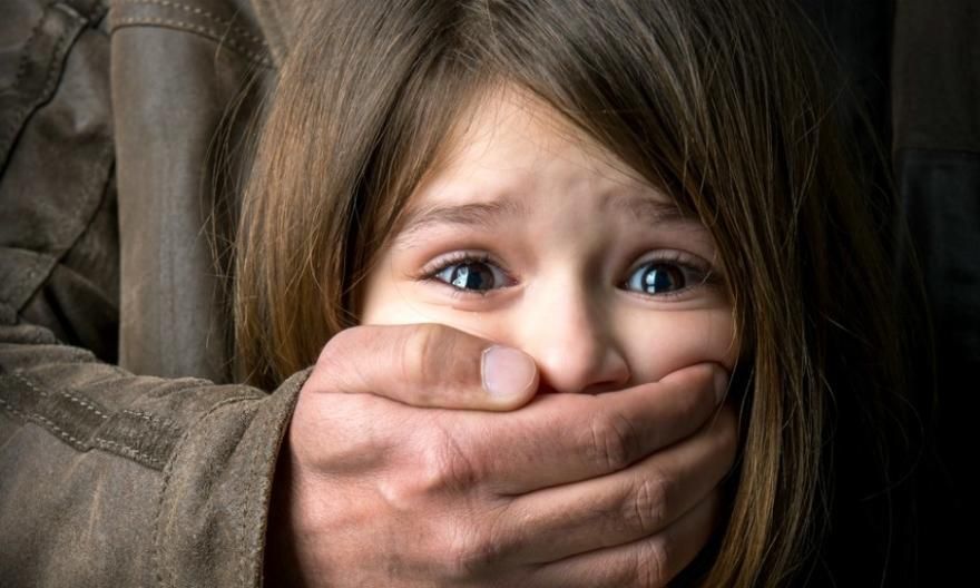 На Київщині педофіл намагався зґвалтувати 8-річну дівчинку