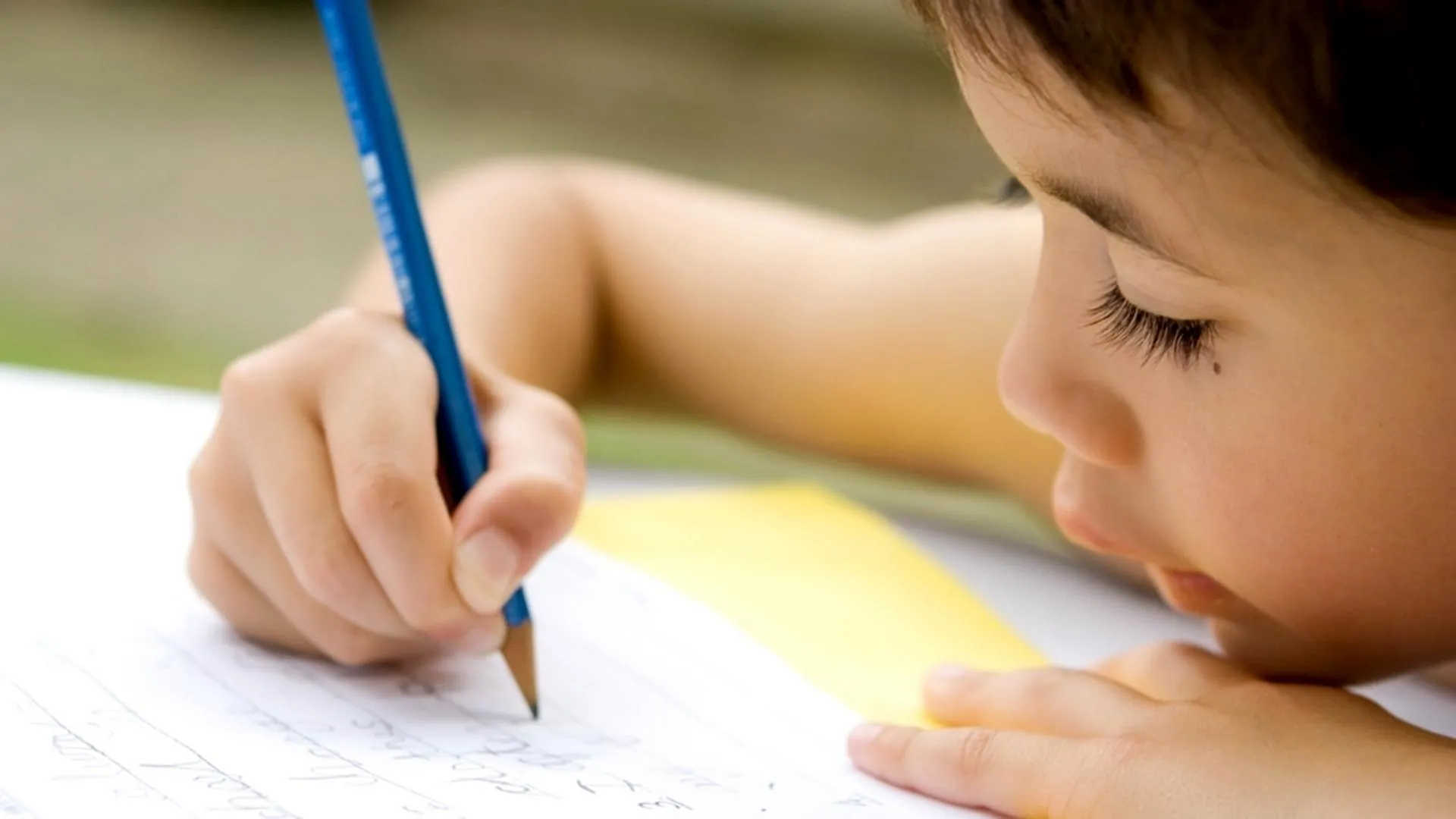 Чому у дитини поганий почерк