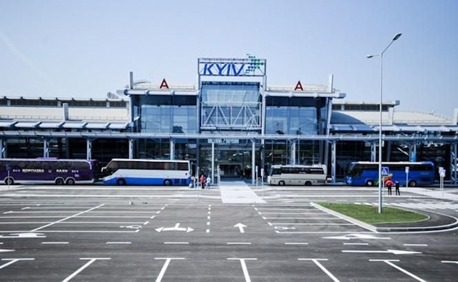 В аэропорту "Киев" из-за непогоды отменили несколько рейсов