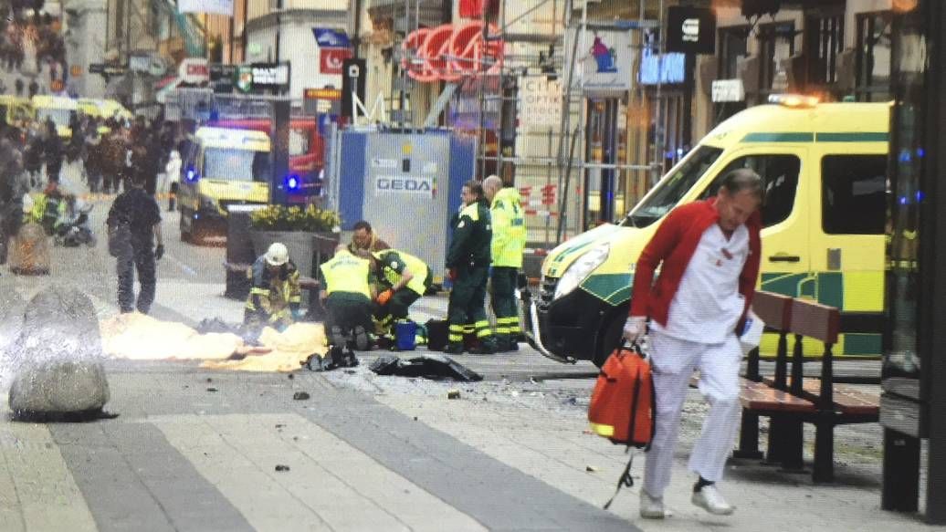 Швеция собирается выдворить пострадавшую в теракте украинку Швеция собирается выдворить пострадавшую в теракте украинку