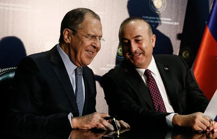 Лавров та Чавушоглу об'єдналися у критиці американських санкцій Лавров та Чавушоглу об'єдналися у критиці американських санкцій